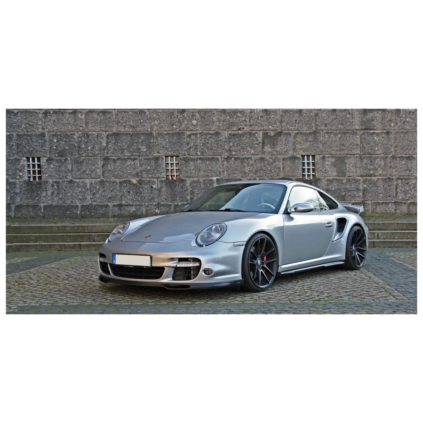 Porsche-911Turbo-997Turbo-Aerokit-Moshammer-frontspoiler-sideskirts-ram-air-scoops-1-1.png
